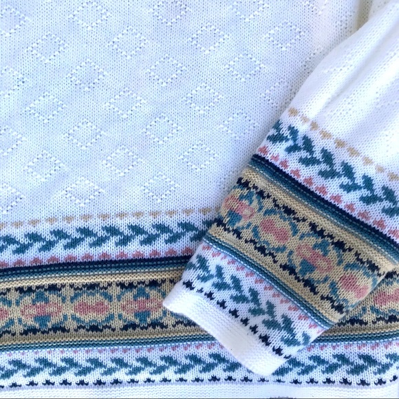 VINTAGE Lightweight White Floral Detail Sweater - Picture 3 of 8